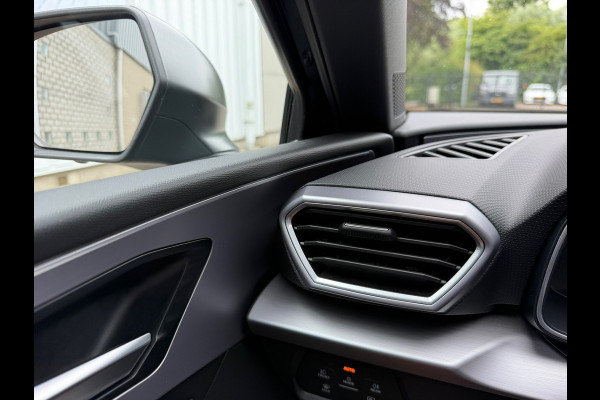 Seat Leon Sportstourer 1.4 TSI eHybrid PHEV FR Business | Navigatie | Clima | Panoramadak | Cruise | Camera | Trekhaak | 18"