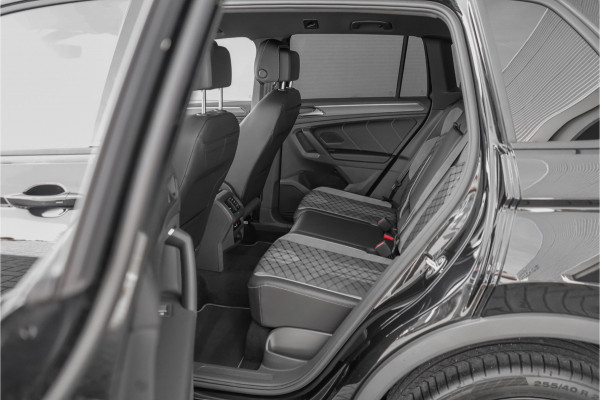 Volkswagen Tiguan 1.4 TSI eHybrid R-Line 360° Black Pack 20" Stoel en Stuurwielverw