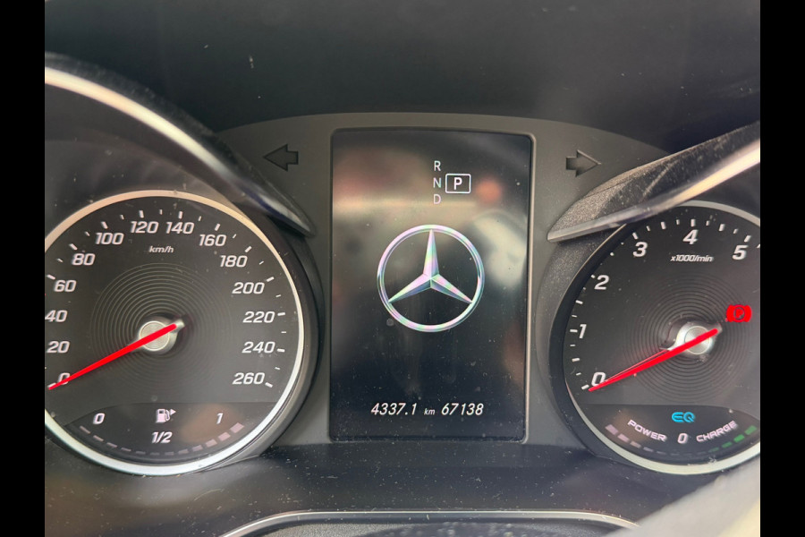Mercedes-Benz GLC 200 4MATIC Premium Plus AUT PANORAMADAK TREKHAAK NAVIGATIE CAMERA SFEERVERLICHTING STOELVERWARMING CRUISE