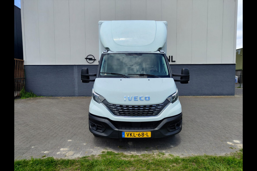 Iveco Daily 35C16H 2.3 410 Automaat Meubelbak 3-Persoons Euro 6 Camera Navi Bluetooth Airco Cruise Control Led Lat om Lat betimmering Achterdeuren 1e Eigenaar Toegestane max. massa voertuig 3500 kg