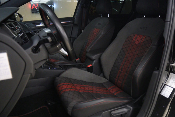 Volkswagen Golf 2.0 TSI GTI TCR /PANO/CARPLAY/CAM/KEYLESS/ACC/LANEASSIST/VOL