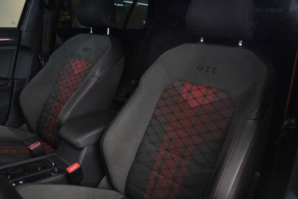 Volkswagen Golf 2.0 TSI GTI TCR /PANO/CARPLAY/CAM/KEYLESS/ACC/LANEASSIST/VOL