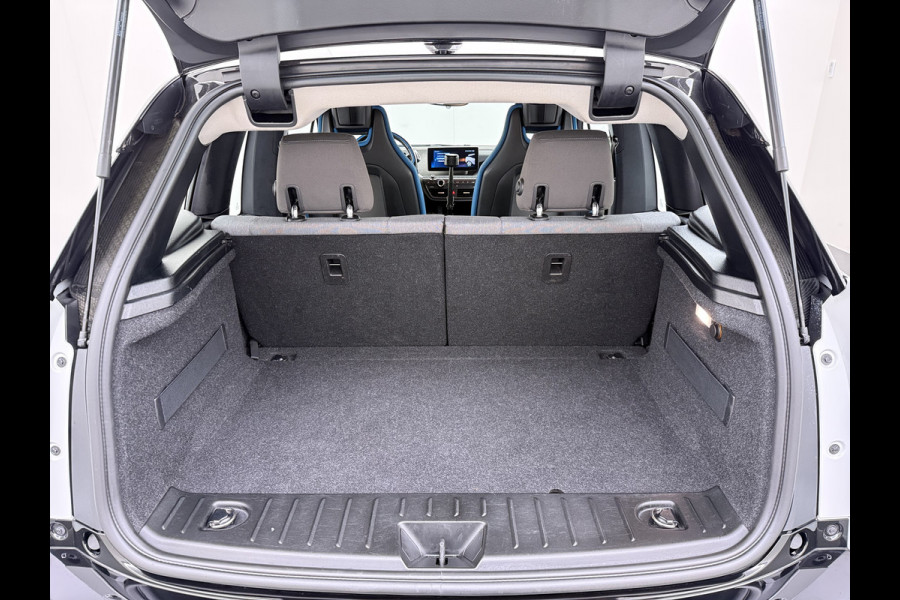 BMW i3 Executive Edition 120Ah 42kWh SOH 94% Warmtepomp Two-Tone Camera Navi-Pro Stoelverwarming Ecc Cruise Control Pdc Lmv 19" Isofix DAB Bluetooth Led Comfort pack advance Origineel Nederlandse Auto