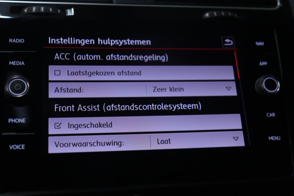Volkswagen Golf 2.0 TSI GTI TCR /PANO/CARPLAY/CAM/KEYLESS/ACC/LANEASSIST/VOL