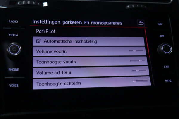 Volkswagen Golf 2.0 TSI GTI TCR /PANO/CARPLAY/CAM/KEYLESS/ACC/LANEASSIST/VOL