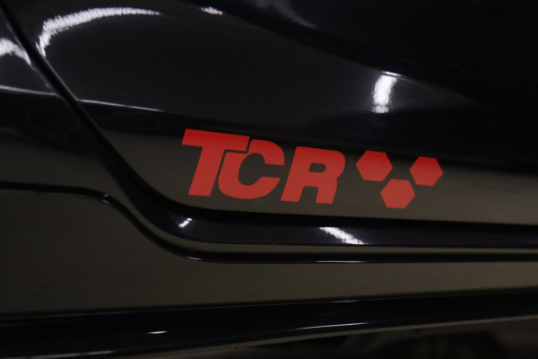 Volkswagen Golf 2.0 TSI GTI TCR /PANO/CARPLAY/CAM/KEYLESS/ACC/LANEASSIST/VOL