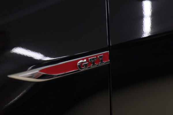 Volkswagen Golf 2.0 TSI GTI TCR /PANO/CARPLAY/CAM/KEYLESS/ACC/LANEASSIST/VOL