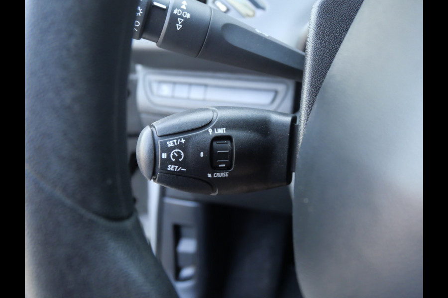 Peugeot 208 1.2 PURETECH BLUE LION | 5-DRS | CARPLAY | ALL-SEASON | CRUISE | RIEM V.V.!!