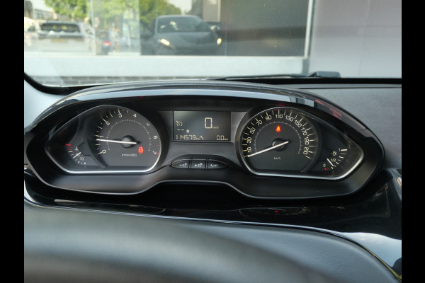 Peugeot 208 1.2 PURETECH BLUE LION | 5-DRS | CARPLAY | ALL-SEASON | CRUISE | RIEM V.V.!!