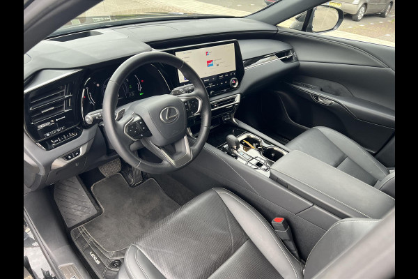 Lexus RX 450h+ AWD F Sport Design | Eerste eigenaar, Trekhaak, Leer, 21 inch, Stoelventilatie, Stuurverwarming, Geheugenfunctie, Head up