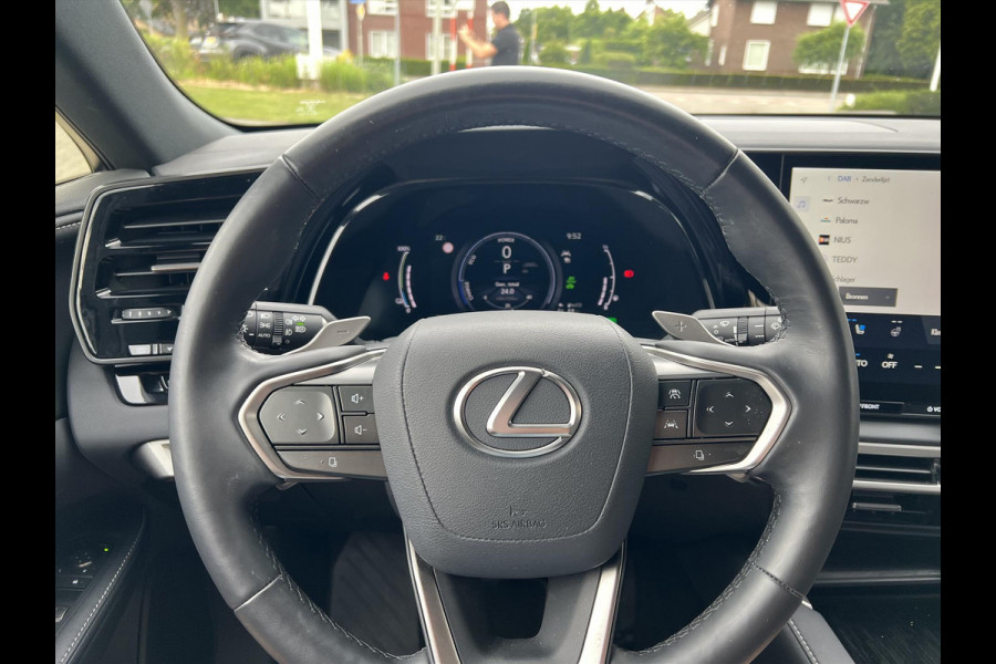 Lexus RX 450h+ AWD F Sport Design | Eerste eigenaar, Trekhaak, Leer, 21 inch, Stoelventilatie, Stuurverwarming, Geheugenfunctie, Head up