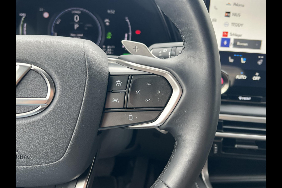 Lexus RX 450h+ AWD F Sport Design | Eerste eigenaar, Trekhaak, Leer, 21 inch, Stoelventilatie, Stuurverwarming, Geheugenfunctie, Head up