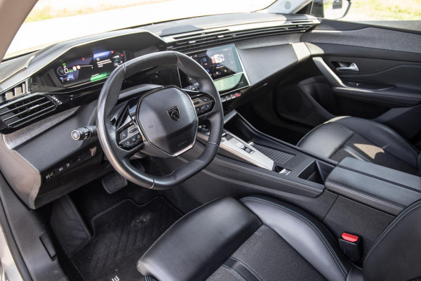Peugeot 308 1.6 HYbrid 180 Allure Pack Business AIRCO / CRUISE CONTROLE / CARPLAY / PLUG IN HYBRID / STOELVERWARMING