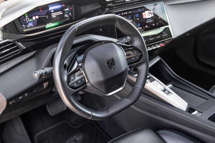 Peugeot 308 1.6 HYbrid 180 Allure Pack Business AIRCO / CRUISE CONTROLE / CARPLAY / PLUG IN HYBRID / STOELVERWARMING