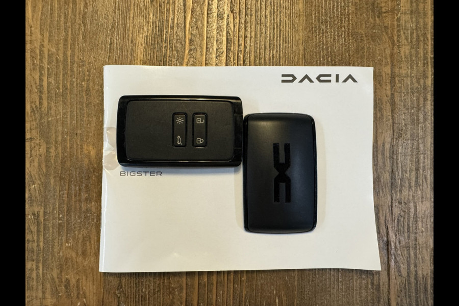 Dacia Bigster 1.8 Hybrid 155 Expression 360 Camera Navi clima stoel/stuur verw. Carplay Fabrieksgarantie t/m 09-2028