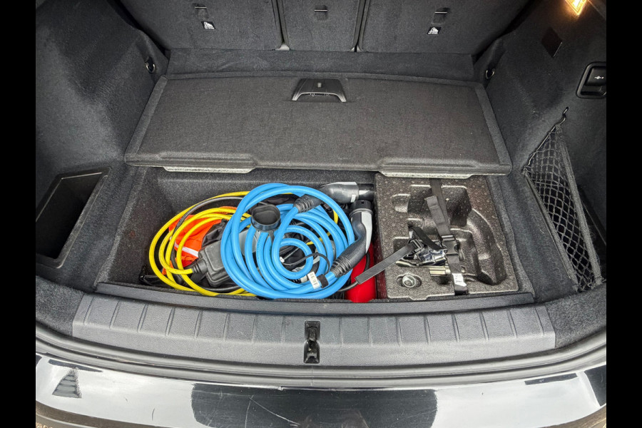 BMW X1 XDrive25e Edition 221 Pk | Voll Leder | Navigatie | Clima | Cruise | Trekhaak | 17".