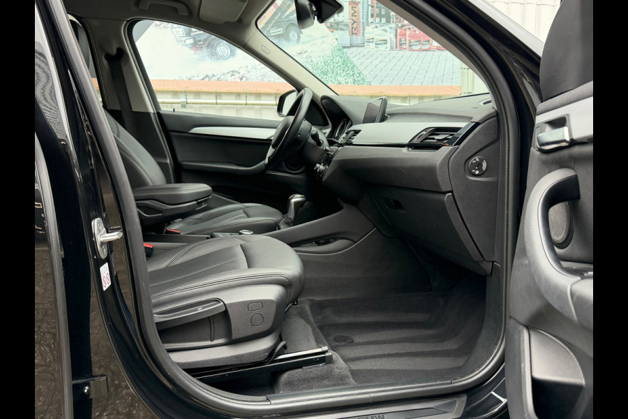 BMW X1 XDrive25e Edition 221 Pk | Voll Leder | Navigatie | Clima | Cruise | Trekhaak | 17".
