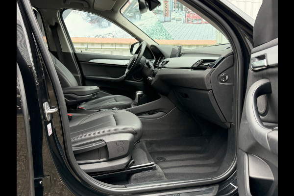 BMW X1 XDrive25e Edition 221 Pk | Voll Leder | Navigatie | Clima | Cruise | Trekhaak | 17".