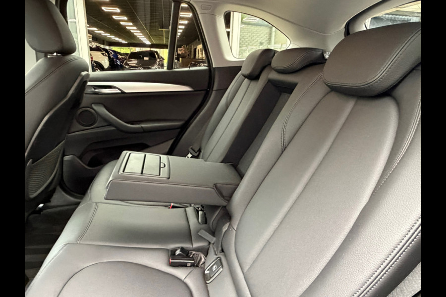 BMW X1 XDrive25e Edition 221 Pk | Voll Leder | Navigatie | Clima | Cruise | Trekhaak | 17".
