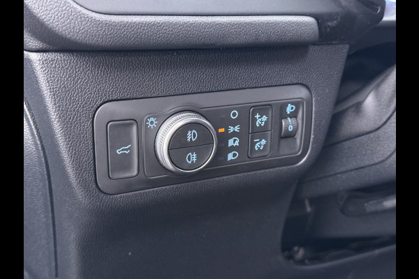 Ford Kuga 1.5T 150PK ST-Line Trekhaak Adap.Cruise Stoel+Stuur+Achterbank+Voorruitverwarming Elek.Achterklep Camera Apple Carplay/Android A Lmv 18" DAB Bluetooth Parkeerhulp Led Lane Assist Isofix Road Edge Detection WiFi 1.800KG Trekgewicht