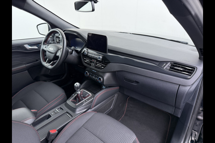 Ford Kuga 1.5T 150PK ST-Line Trekhaak Adap.Cruise Stoel+Stuur+Achterbank+Voorruitverwarming Elek.Achterklep Camera Apple Carplay/Android A Lmv 18" DAB Bluetooth Parkeerhulp Led Lane Assist Isofix Road Edge Detection WiFi 1.800KG Trekgewicht