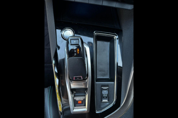 Peugeot 5008 1.2 PureTech Blue Lease Allure LEDER| CAMERA | PDC | NAVI | 7 PERSOONS | NWE APK