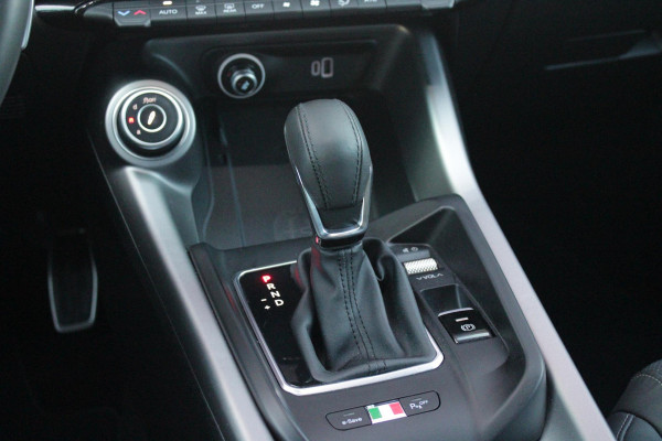 Alfa Romeo Tonale PHEV 280PK VELOCE | PANORAMISCH SCHUIF/KANTEL DAK | PREMIUM PACK: LEDEREN BEKLEDING/GEVENTILEERDE VOORSTOELEN/4-VOUDIG ELEKTRISCH VERSTELBARE LENDESTEUN VOORSTOELEN/HOOGGLANS ZWARTE RAAMOMLIJSTING/AMBIENT LIGHTING | TECHNOLOGY PACK: PARKEERWAARSCHUWING VOOR EN ACHTER/360° CAMERA/AUTOMATISCH INPARKEREN/ AUTONOMOUS DRIVING LEVEL 2: ADAPTIVE CRUISE CONTROL/LANE CENTERING ASSIST/TRAFFIC JAM ASSIST DODEHOEK DETECTIE AUTOMATISCH DIMMENDE BUITENSPIEGELS ELEKTRISCH BEDIENBARE ACHTERKLEP | WINTERPACK: STOELVERWARMING VOOR/STUURVERWARMING/VERWARMBARE RUITENSPROEIERS | HARMAN KAR