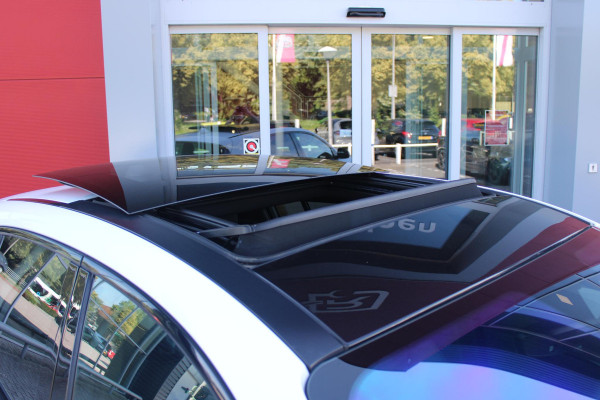Alfa Romeo Tonale PHEV 280PK VELOCE | PANORAMISCH SCHUIF/KANTEL DAK | PREMIUM PACK: LEDEREN BEKLEDING/GEVENTILEERDE VOORSTOELEN/4-VOUDIG ELEKTRISCH VERSTELBARE LENDESTEUN VOORSTOELEN/HOOGGLANS ZWARTE RAAMOMLIJSTING/AMBIENT LIGHTING | TECHNOLOGY PACK: PARKEERWAARSCHUWING VOOR EN ACHTER/360° CAMERA/AUTOMATISCH INPARKEREN/ AUTONOMOUS DRIVING LEVEL 2: ADAPTIVE CRUISE CONTROL/LANE CENTERING ASSIST/TRAFFIC JAM ASSIST DODEHOEK DETECTIE AUTOMATISCH DIMMENDE BUITENSPIEGELS ELEKTRISCH BEDIENBARE ACHTERKLEP | WINTERPACK: STOELVERWARMING VOOR/STUURVERWARMING/VERWARMBARE RUITENSPROEIERS | HARMAN KAR