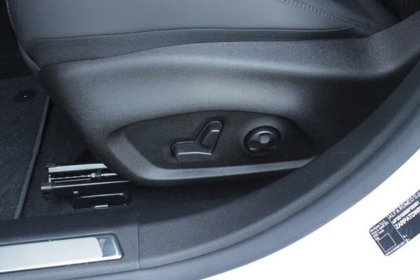 Alfa Romeo Tonale PHEV 280PK VELOCE | PANORAMISCH SCHUIF/KANTEL DAK | PREMIUM PACK: LEDEREN BEKLEDING/GEVENTILEERDE VOORSTOELEN/4-VOUDIG ELEKTRISCH VERSTELBARE LENDESTEUN VOORSTOELEN/HOOGGLANS ZWARTE RAAMOMLIJSTING/AMBIENT LIGHTING | TECHNOLOGY PACK: PARKEERWAARSCHUWING VOOR EN ACHTER/360° CAMERA/AUTOMATISCH INPARKEREN/ AUTONOMOUS DRIVING LEVEL 2: ADAPTIVE CRUISE CONTROL/LANE CENTERING ASSIST/TRAFFIC JAM ASSIST DODEHOEK DETECTIE AUTOMATISCH DIMMENDE BUITENSPIEGELS ELEKTRISCH BEDIENBARE ACHTERKLEP | WINTERPACK: STOELVERWARMING VOOR/STUURVERWARMING/VERWARMBARE RUITENSPROEIERS | HARMAN KAR