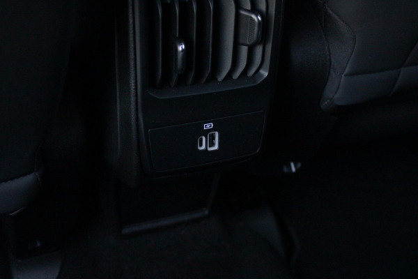 Alfa Romeo Tonale PHEV 280PK VELOCE | PANORAMISCH SCHUIF/KANTEL DAK | PREMIUM PACK: LEDEREN BEKLEDING/GEVENTILEERDE VOORSTOELEN/4-VOUDIG ELEKTRISCH VERSTELBARE LENDESTEUN VOORSTOELEN/HOOGGLANS ZWARTE RAAMOMLIJSTING/AMBIENT LIGHTING | TECHNOLOGY PACK: PARKEERWAARSCHUWING VOOR EN ACHTER/360° CAMERA/AUTOMATISCH INPARKEREN/ AUTONOMOUS DRIVING LEVEL 2: ADAPTIVE CRUISE CONTROL/LANE CENTERING ASSIST/TRAFFIC JAM ASSIST DODEHOEK DETECTIE AUTOMATISCH DIMMENDE BUITENSPIEGELS ELEKTRISCH BEDIENBARE ACHTERKLEP | WINTERPACK: STOELVERWARMING VOOR/STUURVERWARMING/VERWARMBARE RUITENSPROEIERS | HARMAN KAR