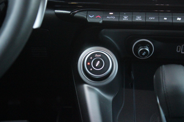 Alfa Romeo Tonale PHEV 280PK VELOCE | PANORAMISCH SCHUIF/KANTEL DAK | PREMIUM PACK: LEDEREN BEKLEDING/GEVENTILEERDE VOORSTOELEN/4-VOUDIG ELEKTRISCH VERSTELBARE LENDESTEUN VOORSTOELEN/HOOGGLANS ZWARTE RAAMOMLIJSTING/AMBIENT LIGHTING | TECHNOLOGY PACK: PARKEERWAARSCHUWING VOOR EN ACHTER/360° CAMERA/AUTOMATISCH INPARKEREN/ AUTONOMOUS DRIVING LEVEL 2: ADAPTIVE CRUISE CONTROL/LANE CENTERING ASSIST/TRAFFIC JAM ASSIST DODEHOEK DETECTIE AUTOMATISCH DIMMENDE BUITENSPIEGELS ELEKTRISCH BEDIENBARE ACHTERKLEP | WINTERPACK: STOELVERWARMING VOOR/STUURVERWARMING/VERWARMBARE RUITENSPROEIERS | HARMAN KAR
