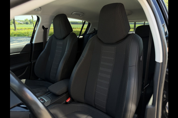 Peugeot 308 Allure / Carplay / Keyless / Cruise / Parkeersensoren V+A / Navi / 16''