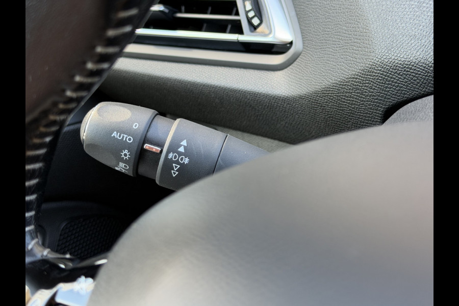 Peugeot 308 Allure / Carplay / Keyless / Cruise / Parkeersensoren V+A / Navi / 16''