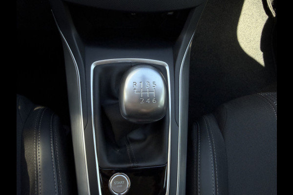 Peugeot 308 Allure / Carplay / Keyless / Cruise / Parkeersensoren V+A / Navi / 16''