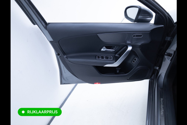 Mercedes-Benz A-Klasse 200 Premium Plus | Leer | Panodak | Stoelverw. | Afn. trekhaak | Navigatie | All-season banden | Cruise | Camera | Matrix Led