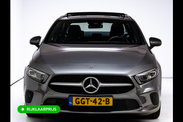 Mercedes-Benz A-Klasse 200 Premium Plus | Leer | Panodak | Stoelverw. | Afn. trekhaak | Navigatie | All-season banden | Cruise | Camera | Matrix Led