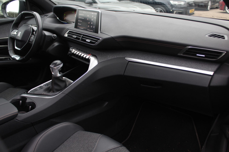 Peugeot 3008 1.2 PureTech Blue Lease Premium / Camera / Navigatie / Keyless / 19'' / Dodehoek / CarPlay / DAB / Cruise Control / LED Koplampen
