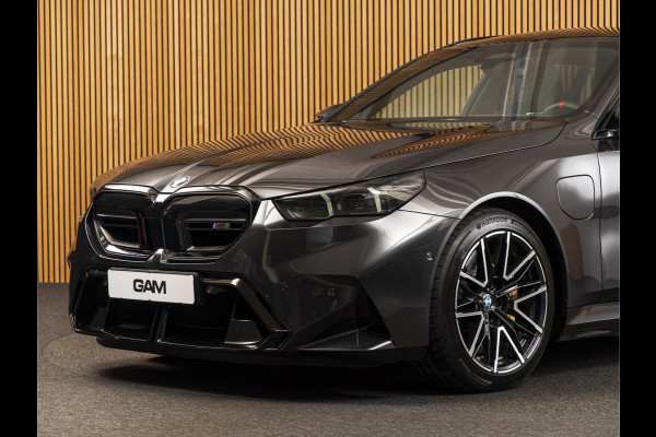 BMW M5 TOURING KERAMISCH | M DRIVER‘S PACK | PANO | B&W