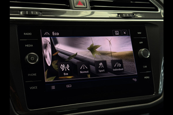 Volkswagen Tiguan 2.0 TSI 4Motion Highline Trekhaak CarPlay