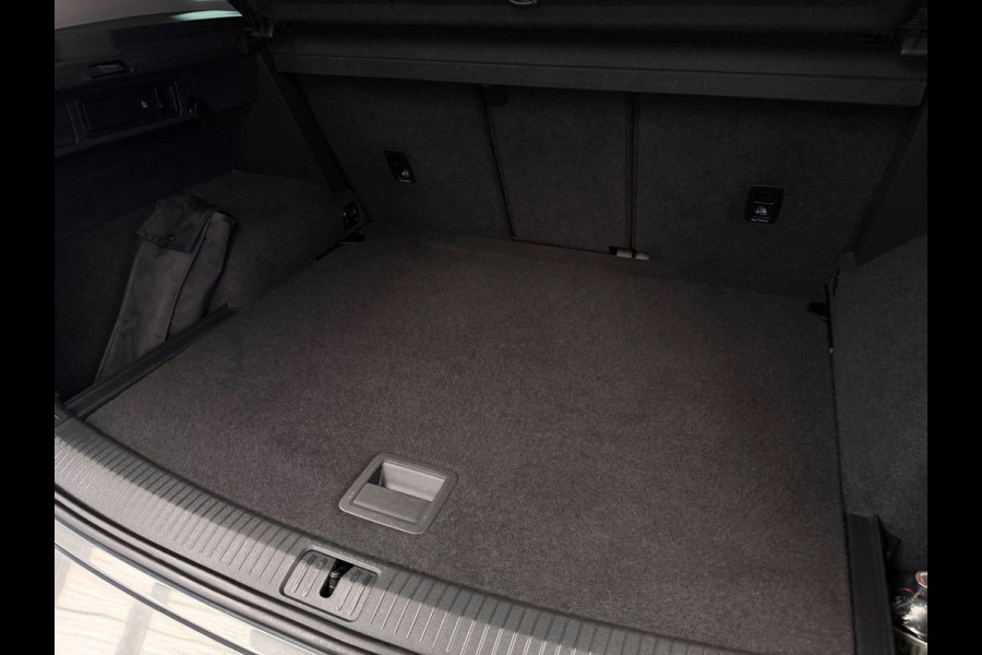 Volkswagen Tiguan 2.0 TSI 4Motion Highline Trekhaak CarPlay