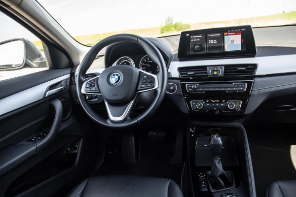 BMW X2 xDrive25e Executive CAMERA / LEDER / PLUG IN HYBRID / STOELVERWARMING / DEALER ONDERHOUDEN