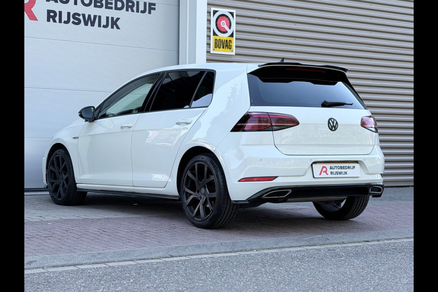 Volkswagen Golf 1.5 TSI Highline Business R Virtual/AppleCarPlay