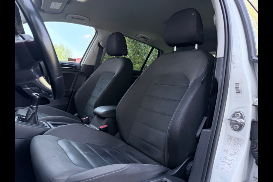 Volkswagen Golf 1.5 TSI Highline Business R Virtual/AppleCarPlay