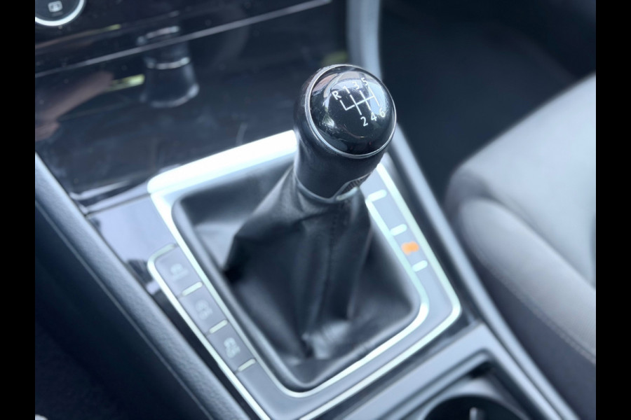 Volkswagen Golf 1.5 TSI Highline Business R Virtual/AppleCarPlay