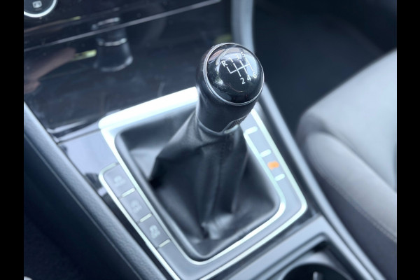 Volkswagen Golf 1.5 TSI Highline Business R Virtual/AppleCarPlay