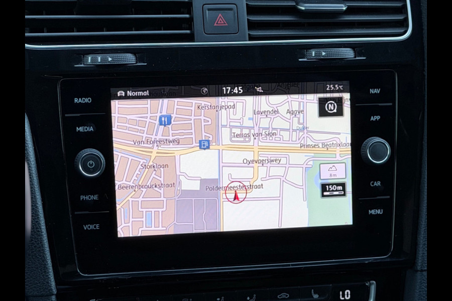 Volkswagen Golf 1.5 TSI Highline Business R Virtual/AppleCarPlay