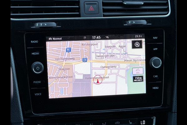Volkswagen Golf 1.5 TSI Highline Business R Virtual/AppleCarPlay