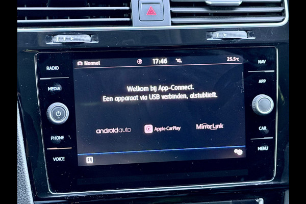 Volkswagen Golf 1.5 TSI Highline Business R Virtual/AppleCarPlay