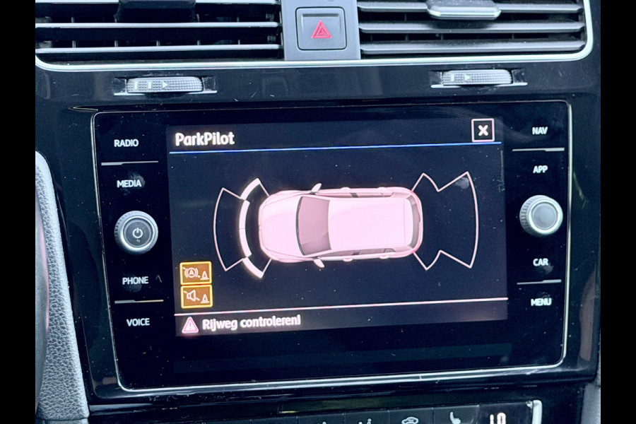 Volkswagen Golf 1.5 TSI Highline Business R Virtual/AppleCarPlay