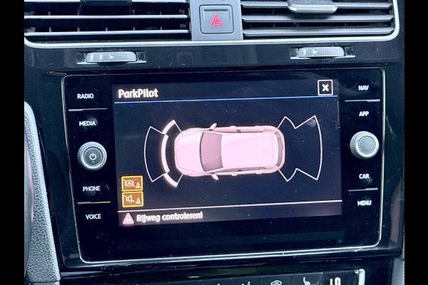 Volkswagen Golf 1.5 TSI Highline Business R Virtual/AppleCarPlay
